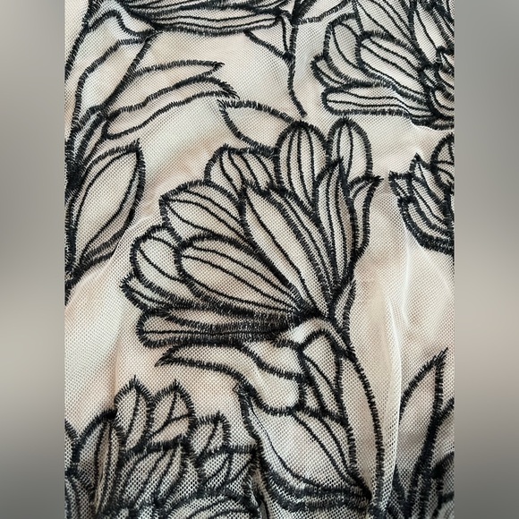 Alfani Taupe Rayon Blend Embroidery Floral Sheer Sleeve women’s size medium - Picture 10 of 14